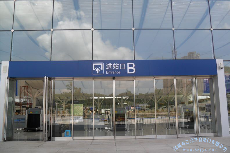 玻璃自动门-机场风暴娱乐高清大图